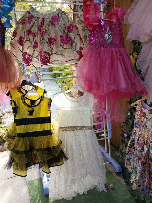 Продам нарядные платья от 2 лет до 8лет