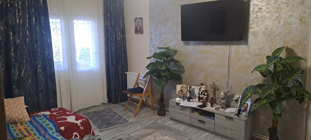 Vând apartament  Tomești