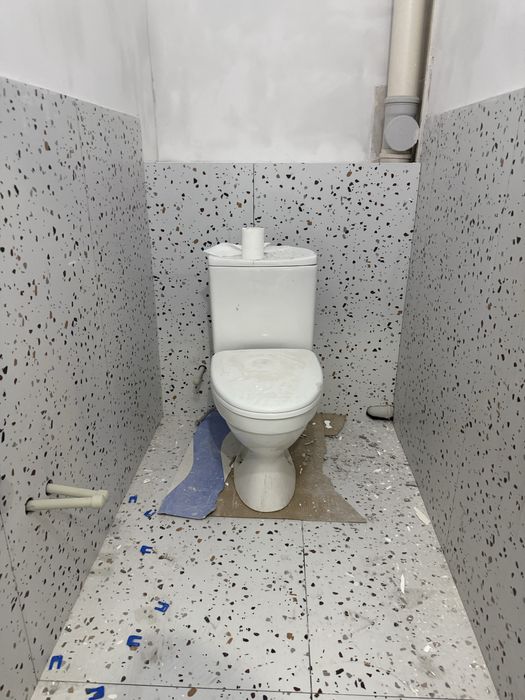 Продается унитаз белый