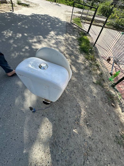 Унитаз янги арзон берилади тез ва арзонУнитаз янги арзон берилади тез
