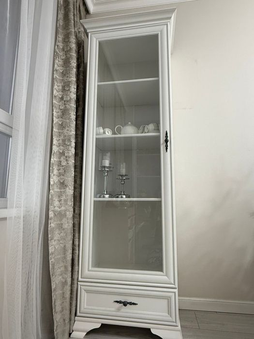 Комод и пенал-ветрины (2 шт)