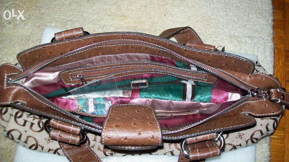 Geanta Guess