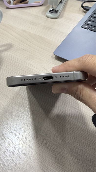 Продам iphone 15 pro max 256 gb