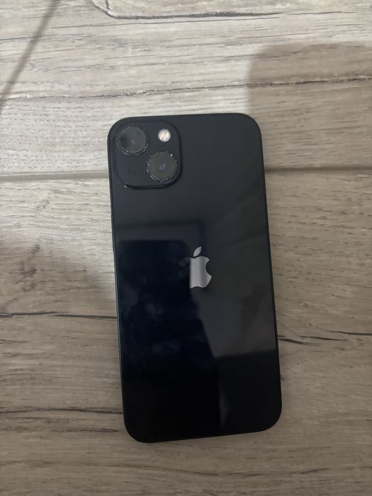 Продам Iphone 13