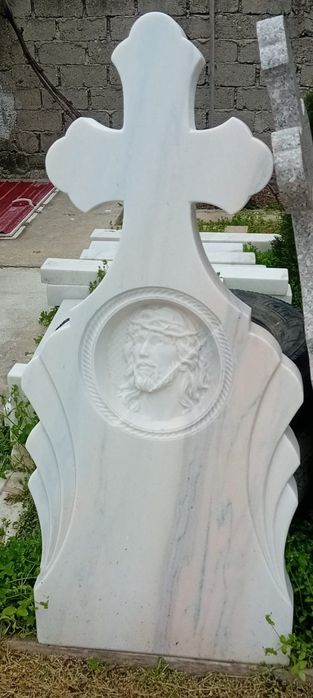 Monumente (cruci ) marmură și granit