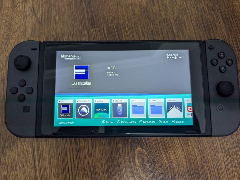 Nintendo Switch MODAT + Pro Controller +  128GB microSD