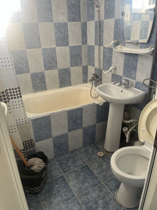 Inchiriez apartament