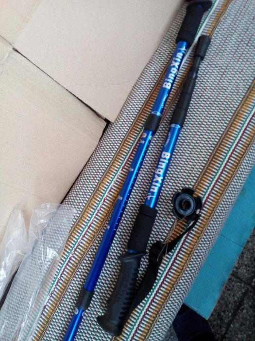 Туристически щеки + челник, дъждобран и ...