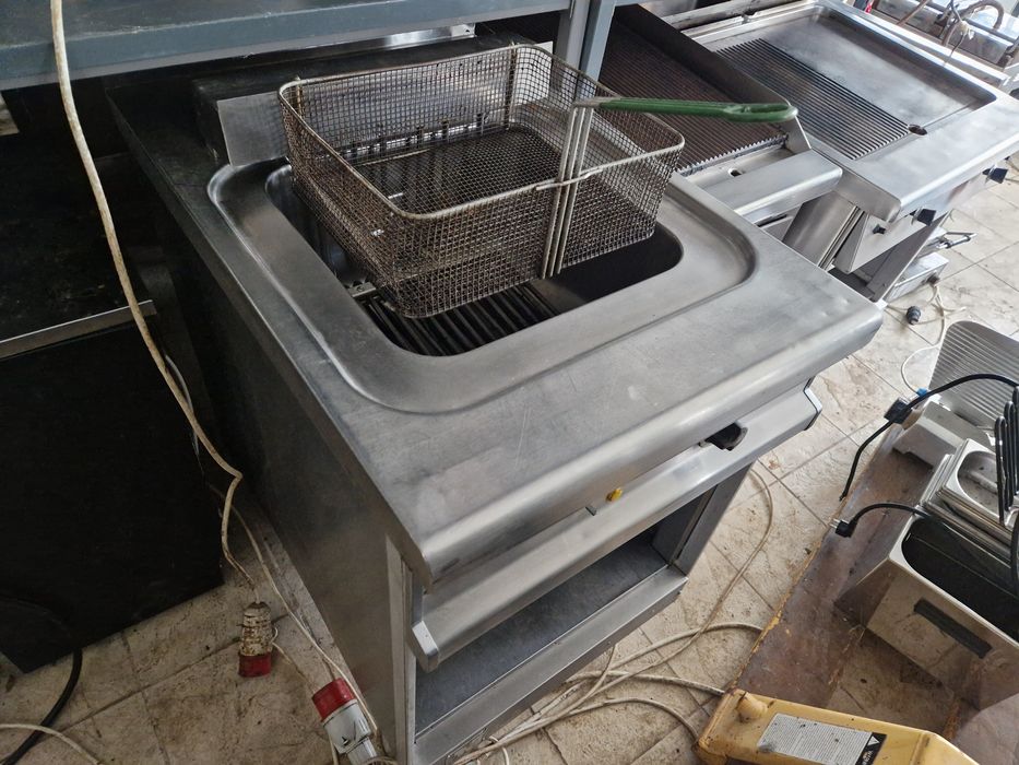 Friteuza dubla de.putere,  capacitate mare, cu sau fara banc, gaz sau