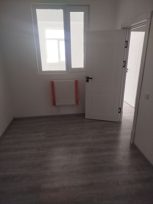 Yangiyoʻl massivda 2 xonali yangi doʻm sotiladi hech kim yashamagan.