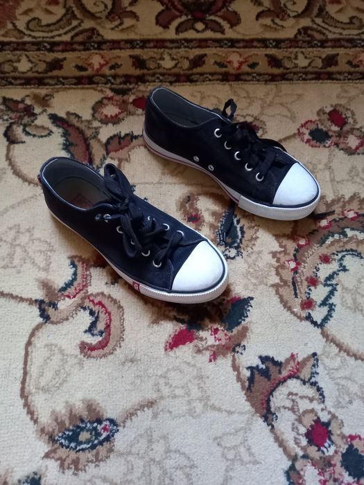 Кроссовки для вас