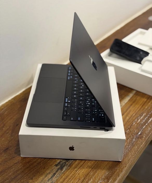 14" Macbook PRO M4  , Procesor M4 PRO  ‼️512 Gb , 24 GB RAM  , NOU