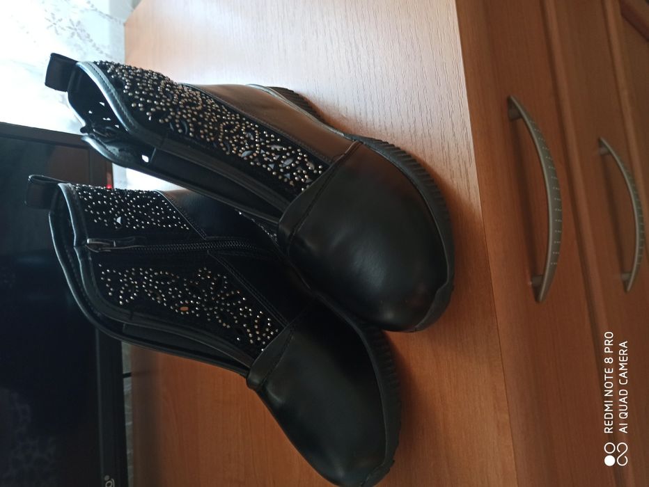 Новые ботинки для девочки