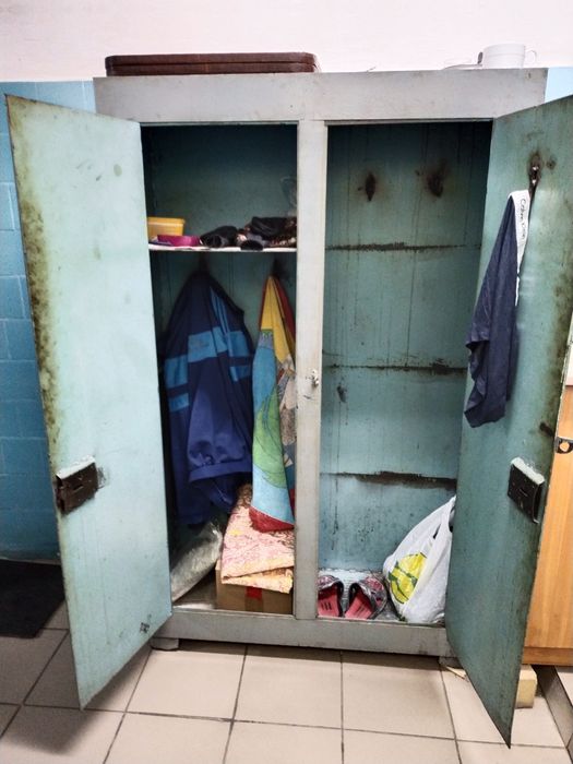 Продам железный ящик.