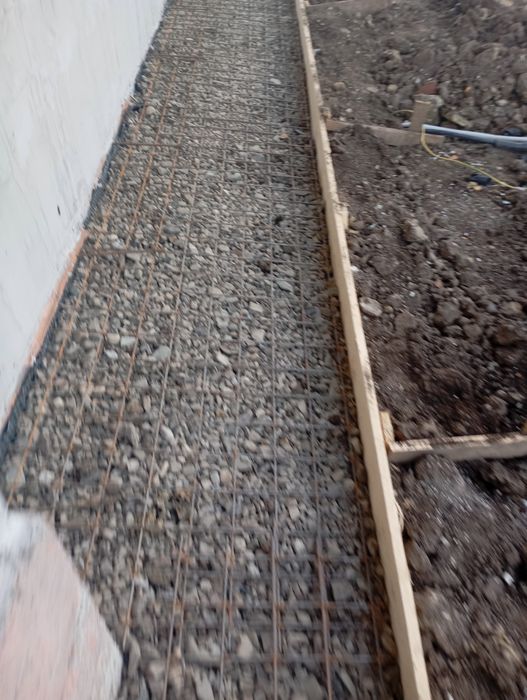 Trotuare, trepte, scări, platforme, terase