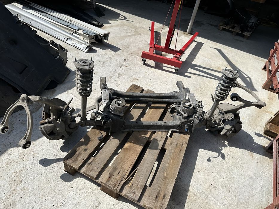 Преден мост Mercedes C class w205 шенкел амортисьор носач мерцедес 205