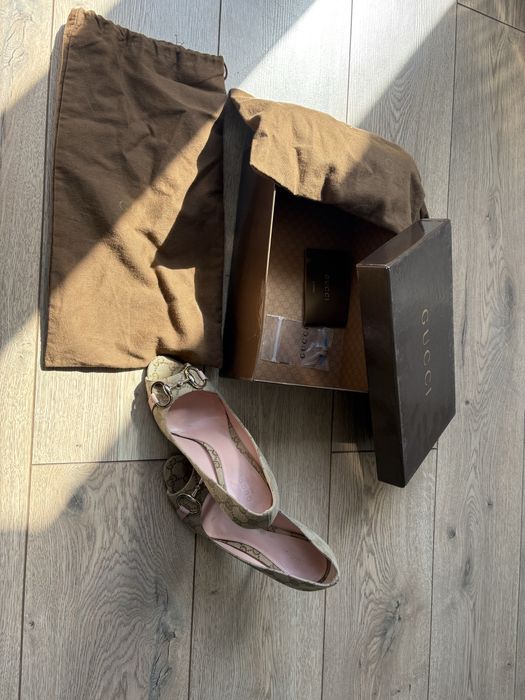 Продам босоножки оригинал gucci