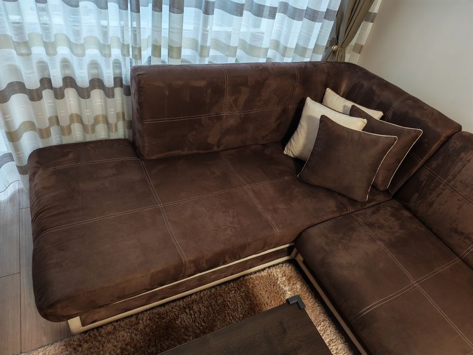 Ъглов диван с функция сън