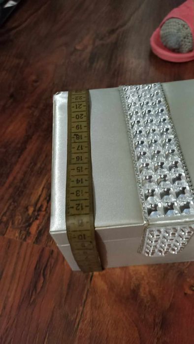 Ново!Кутия за бижута, Несесер