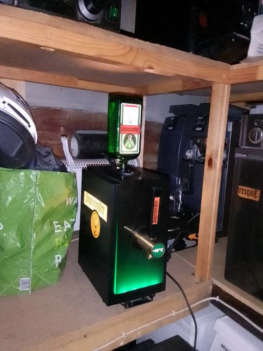 Vând dozator jagermeister