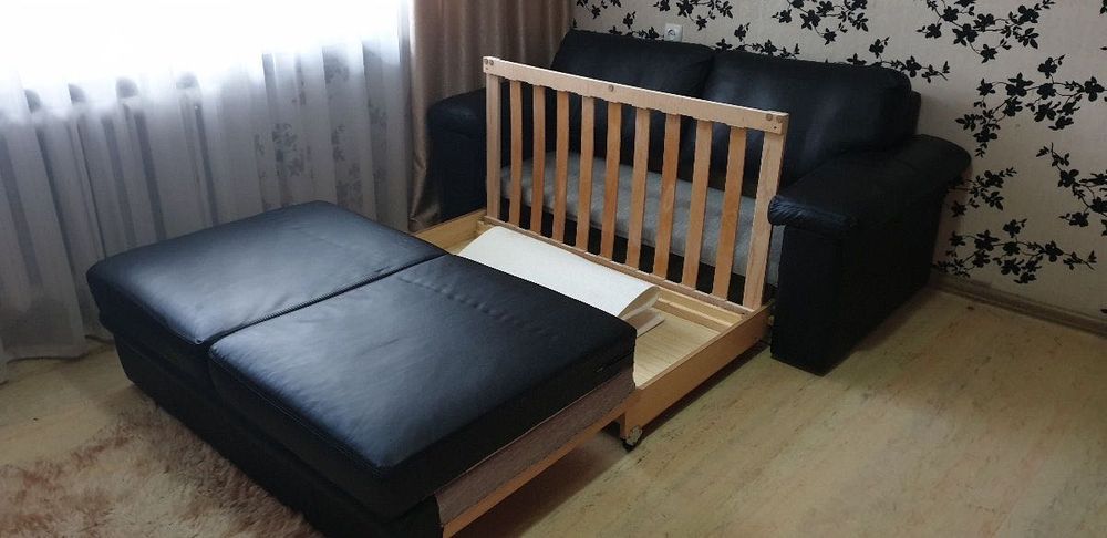 Отдaм дapoм диван