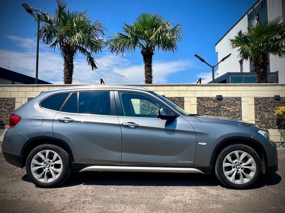 BMW X1 2.0 Diesel 204 CP automată • trapă panoramică • revizie completă OE- MAȘINĂ FOARTE ÎNGRIJITĂ!