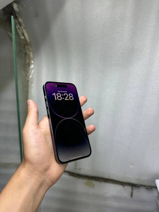 Apple 14 pro purple