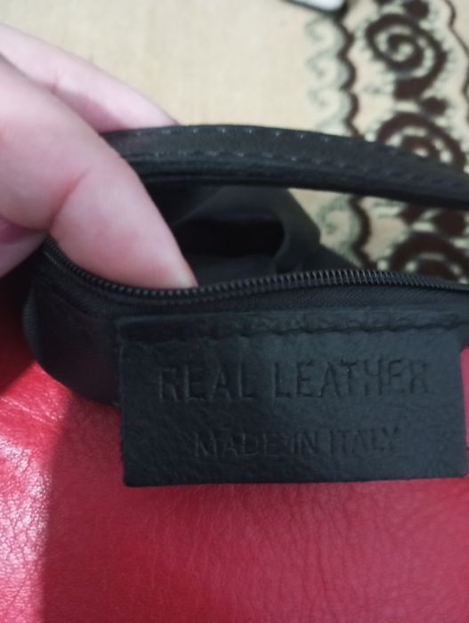 Gentuță roșie din piele naturală