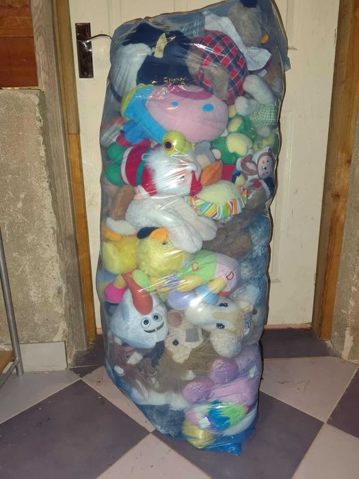 Продават се от снимките играчките