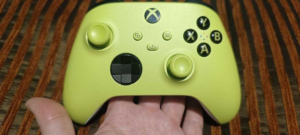 Xbox Wireless Controller Series S/X Electric Volt