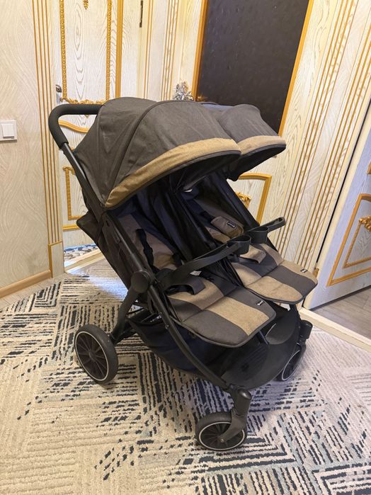 Коляска Двойников Егизакларга