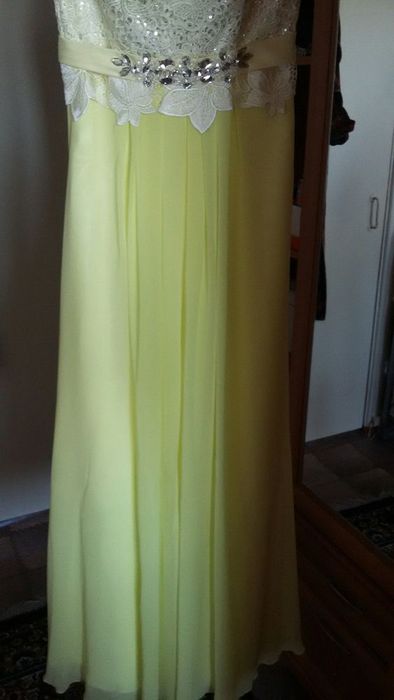 Праздничное красивое платье