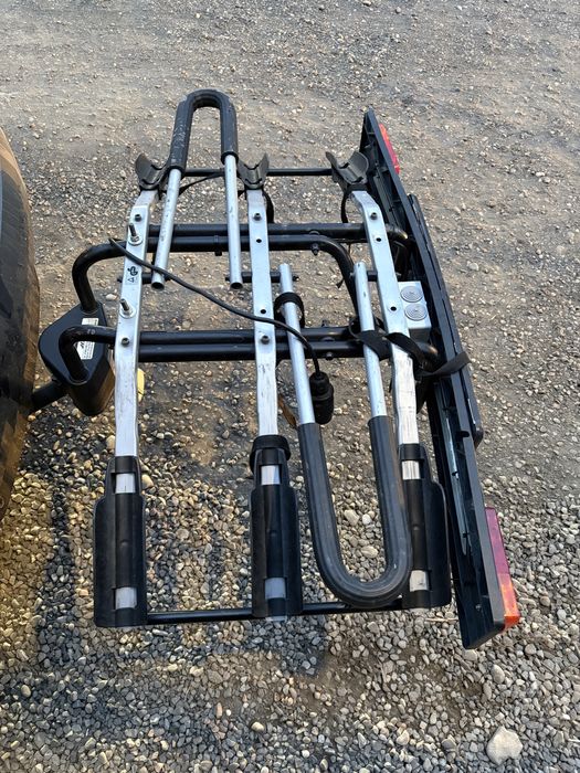 Suport 3 biciclete atasabil pe carlig