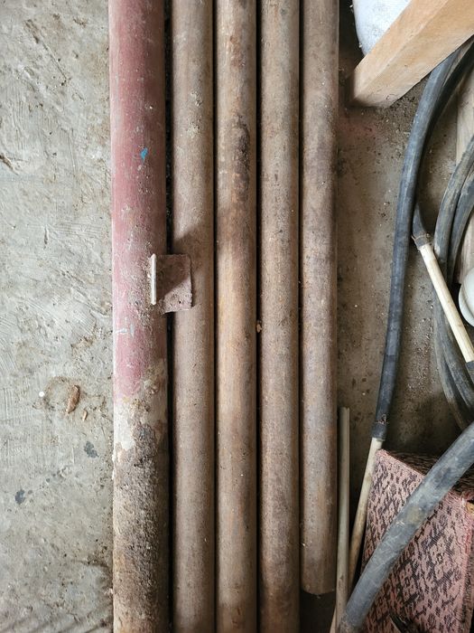 Продается труба металлический бу.для стойка