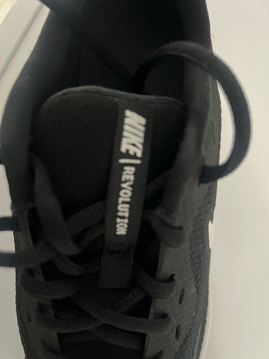Adidasi NiKe Revolution