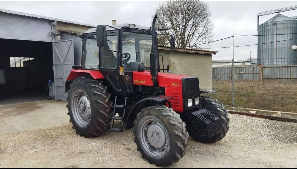 Трактор Беларус 952