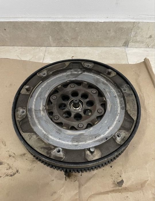Ambreiaj si volanta BMW N47 123D