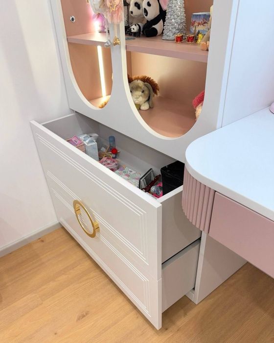 Мебель для детской комнаты, шкаф, кровать, мягкая и корпусная мебель