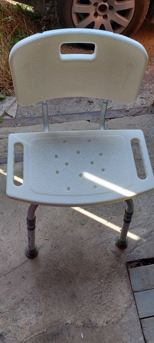 Scaun pt dus reglabil pt persoane cu dizabilitati