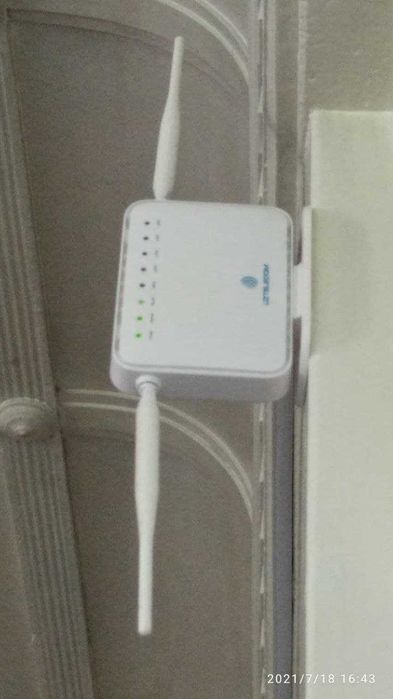 Huawei 300 Mb/s модем роутер wi-fi xdsl UZtelecom