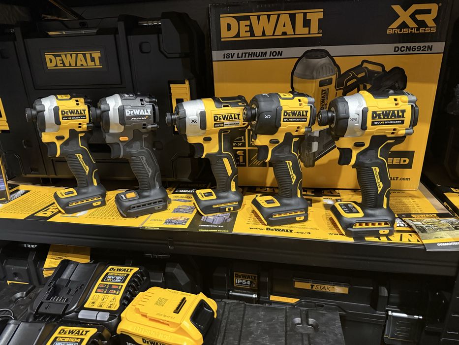 Безчетков Импакт / Винтоверт DeWALT DCF887 + 5Ah Батерия и Зарядно