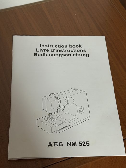 Mașină de cusut AEG NM 525