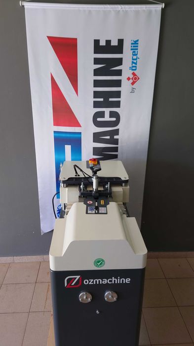 ORCA MM – Masina de debitat baghete automata cu conveior manual