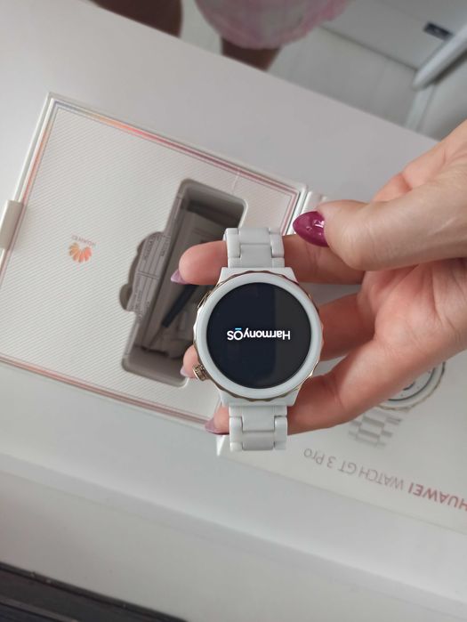 Часовник Huawei GT 3 Pro