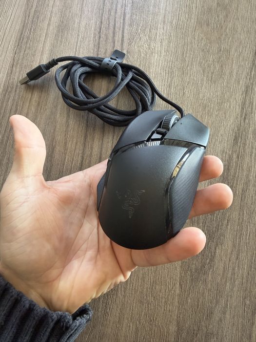 Геймърска мишка Razer Basilisk V2