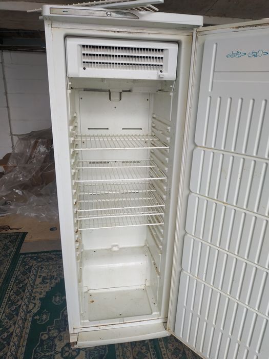 Холодильник и морозильник