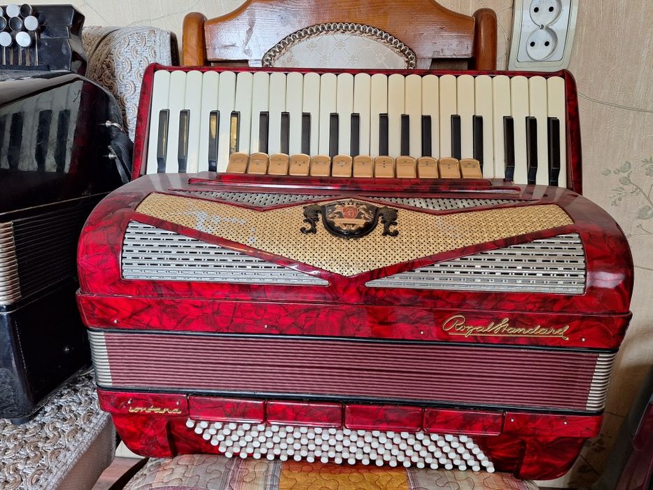 Продам аккордеон, баян