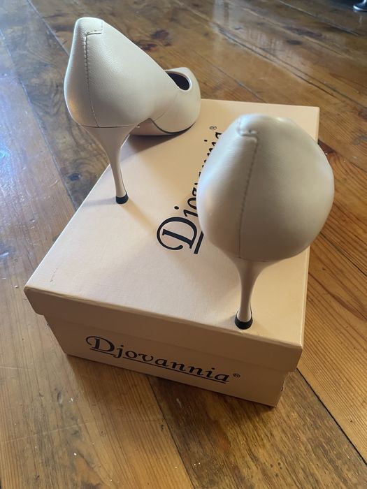 Туфли брендовые - цвет бежевый.