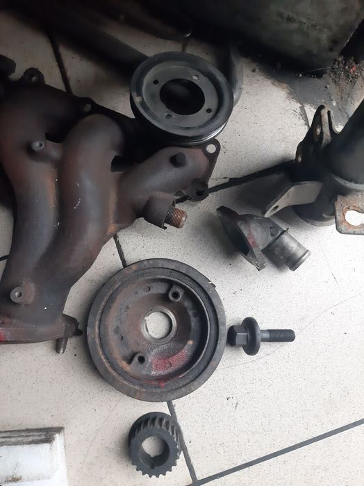 Коллектор с форсунками мазда 626