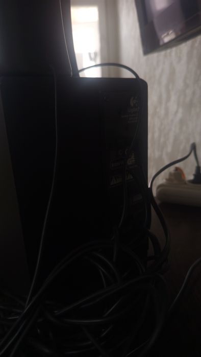 Продается калонка в хорошем состояни Logitech